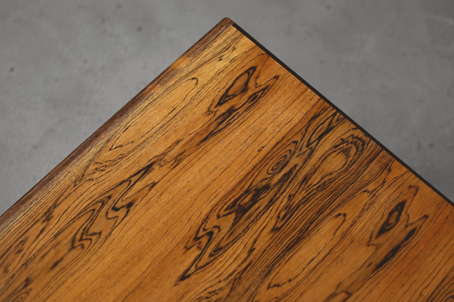 Mid-century modern rosewood coffee table Capella by Illum Wikkelsø.