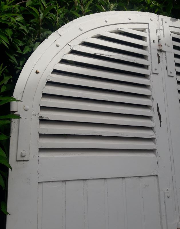 Arched shutters oak louvers H226xW277 4 leaves