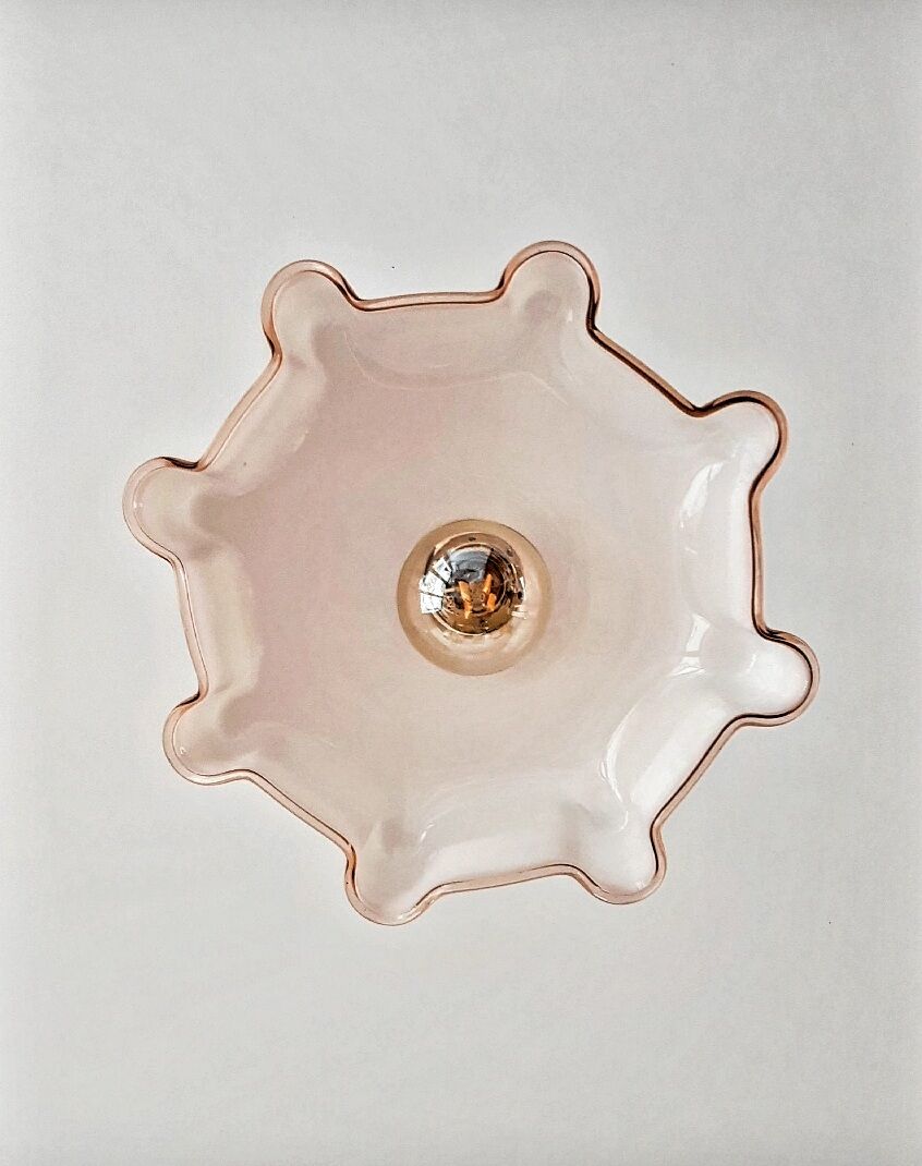 Pink opaline suspension