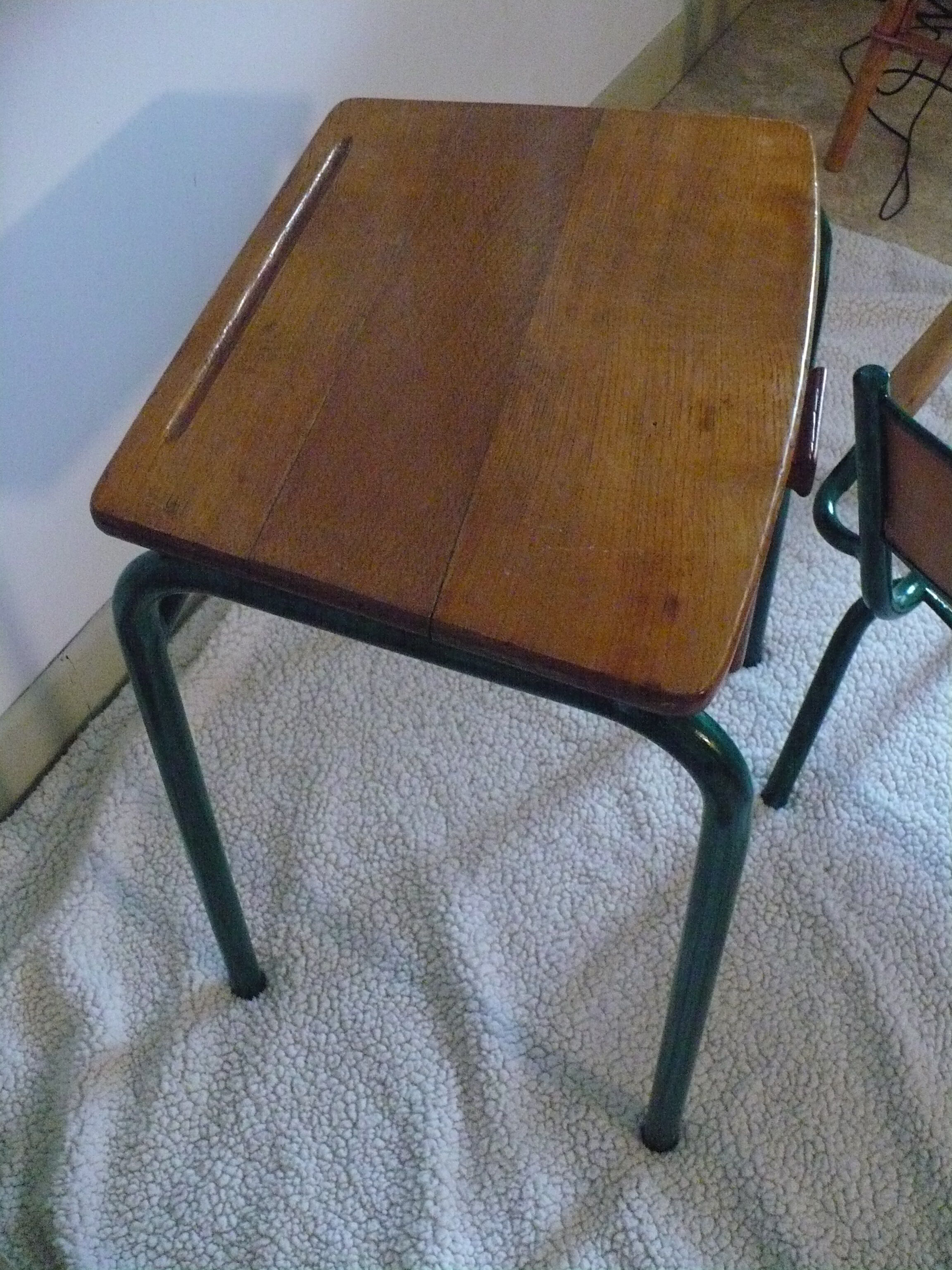 Bureau et fauteuil-chaise vintage pour jeune enfant