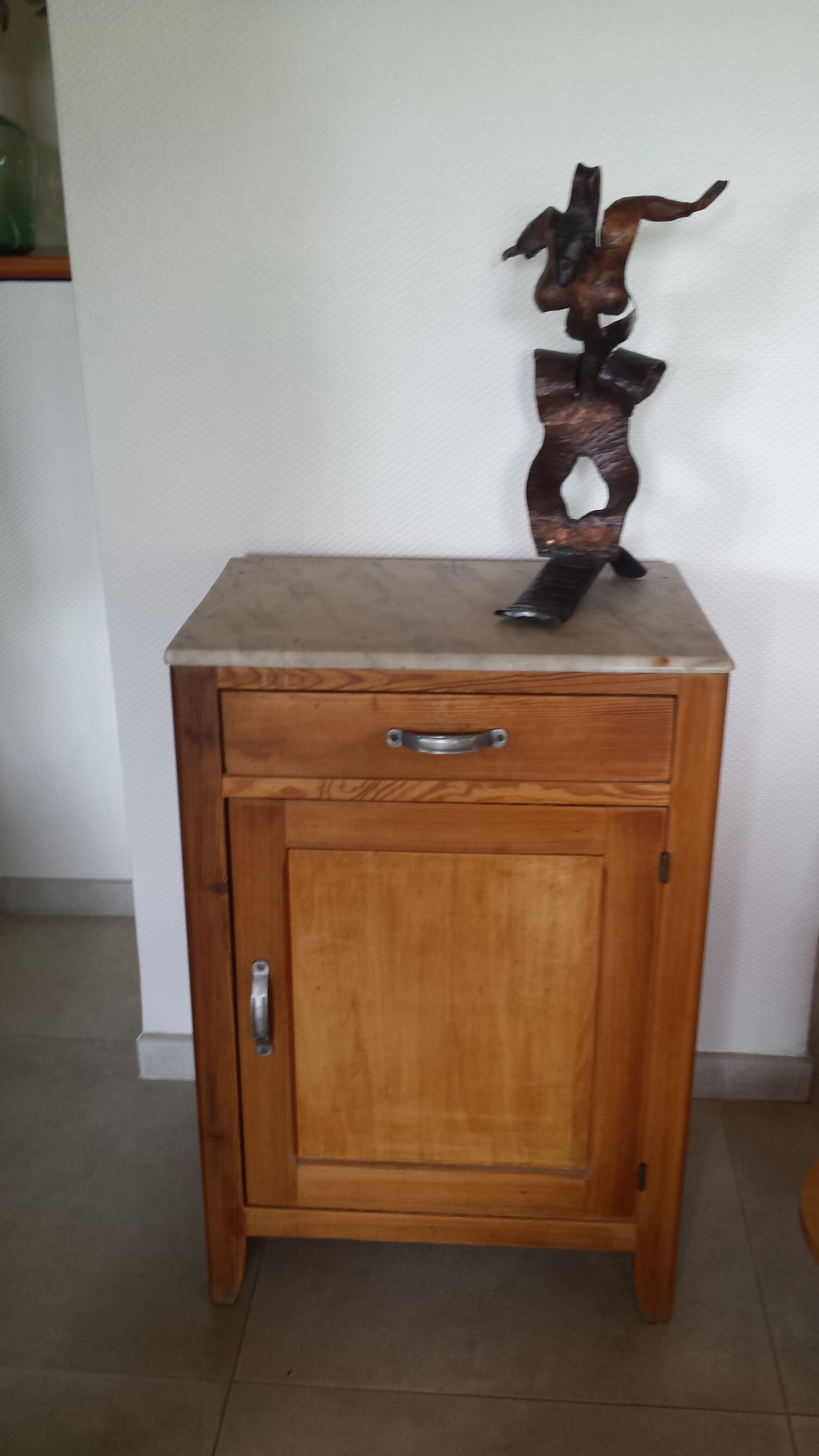 Confectioner wood and marble