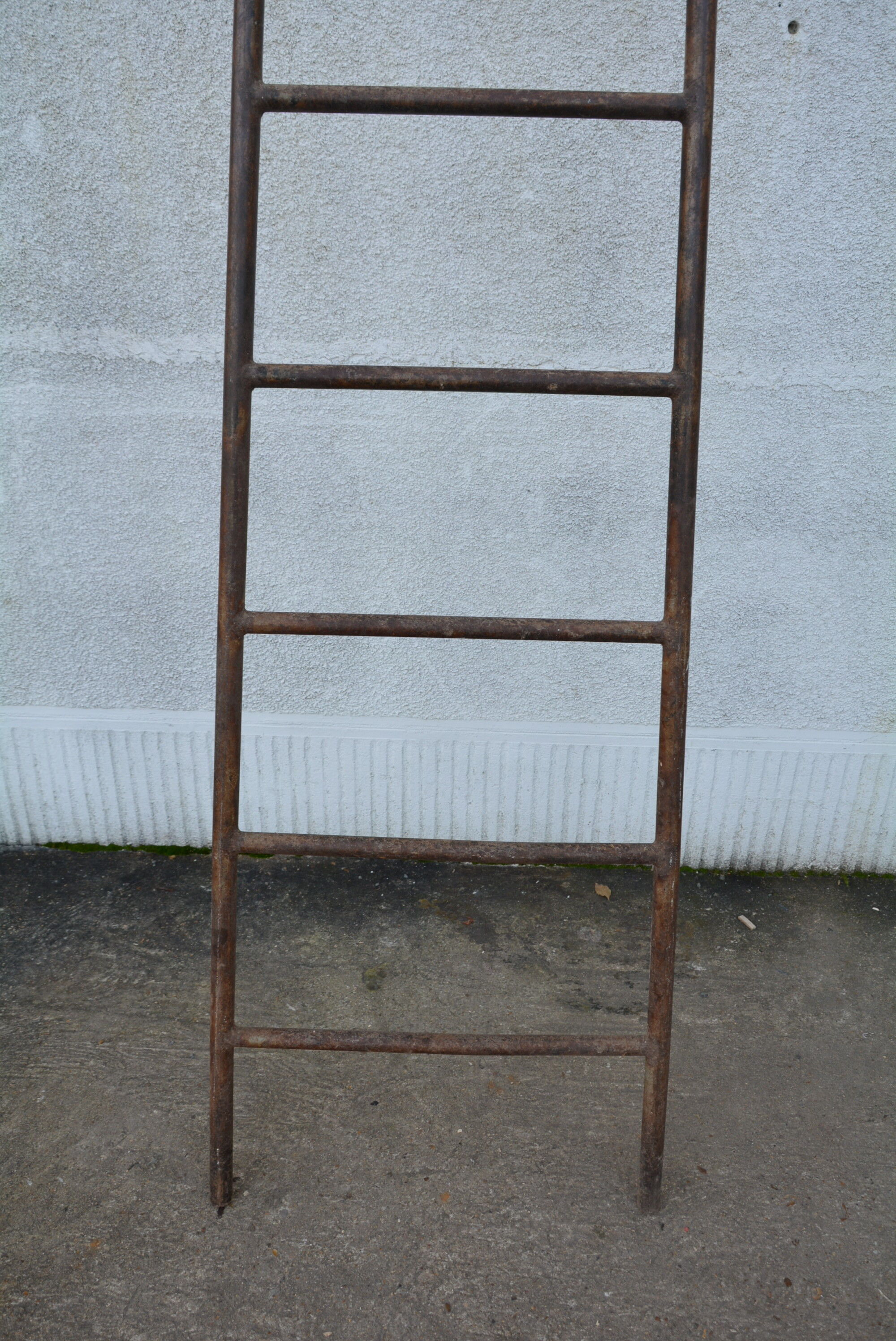 Metal ladder