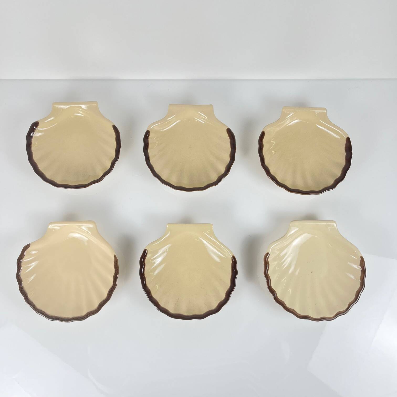 Set of 6 ceramic scallop shells by E. Henry, 1960