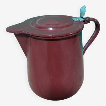 pitcher with lid