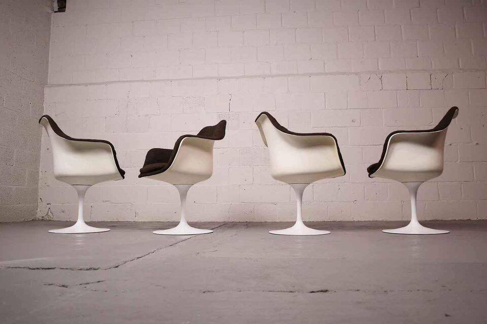 Set of four Eero Saarinen Swivel Tulip Armchairs Model 150, 1970s by Knoll Int.
