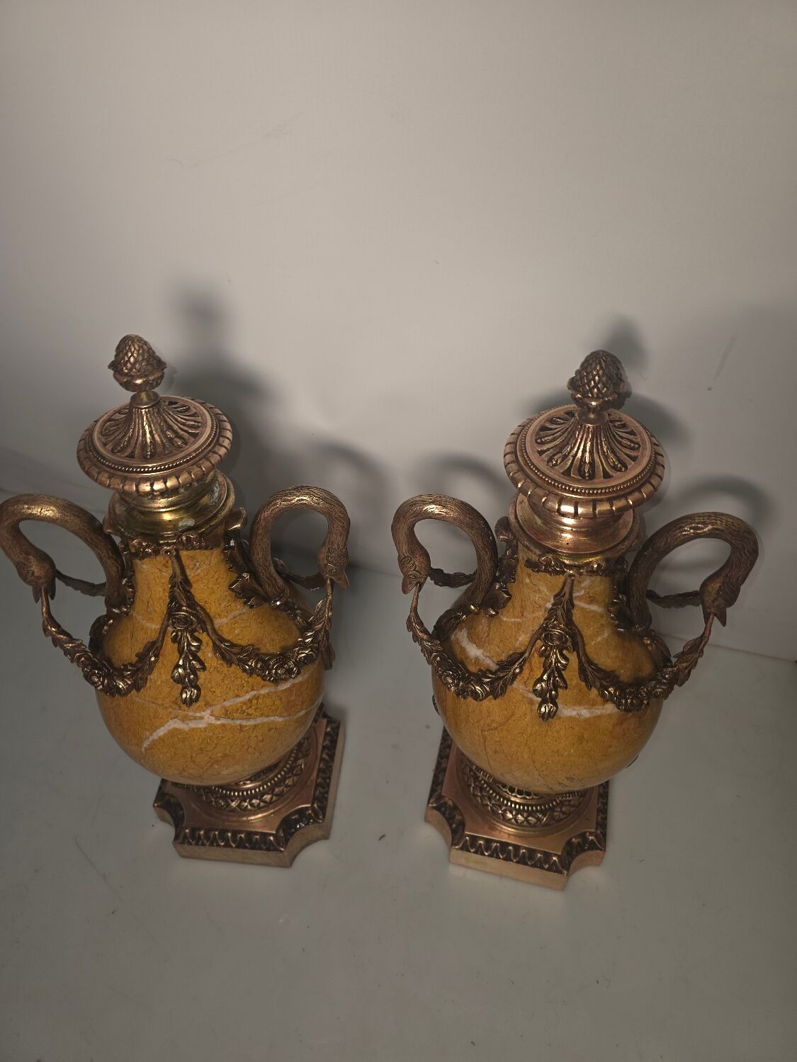 Pair of 19th Century Napoléon III Cassolettes in marble and bronze.