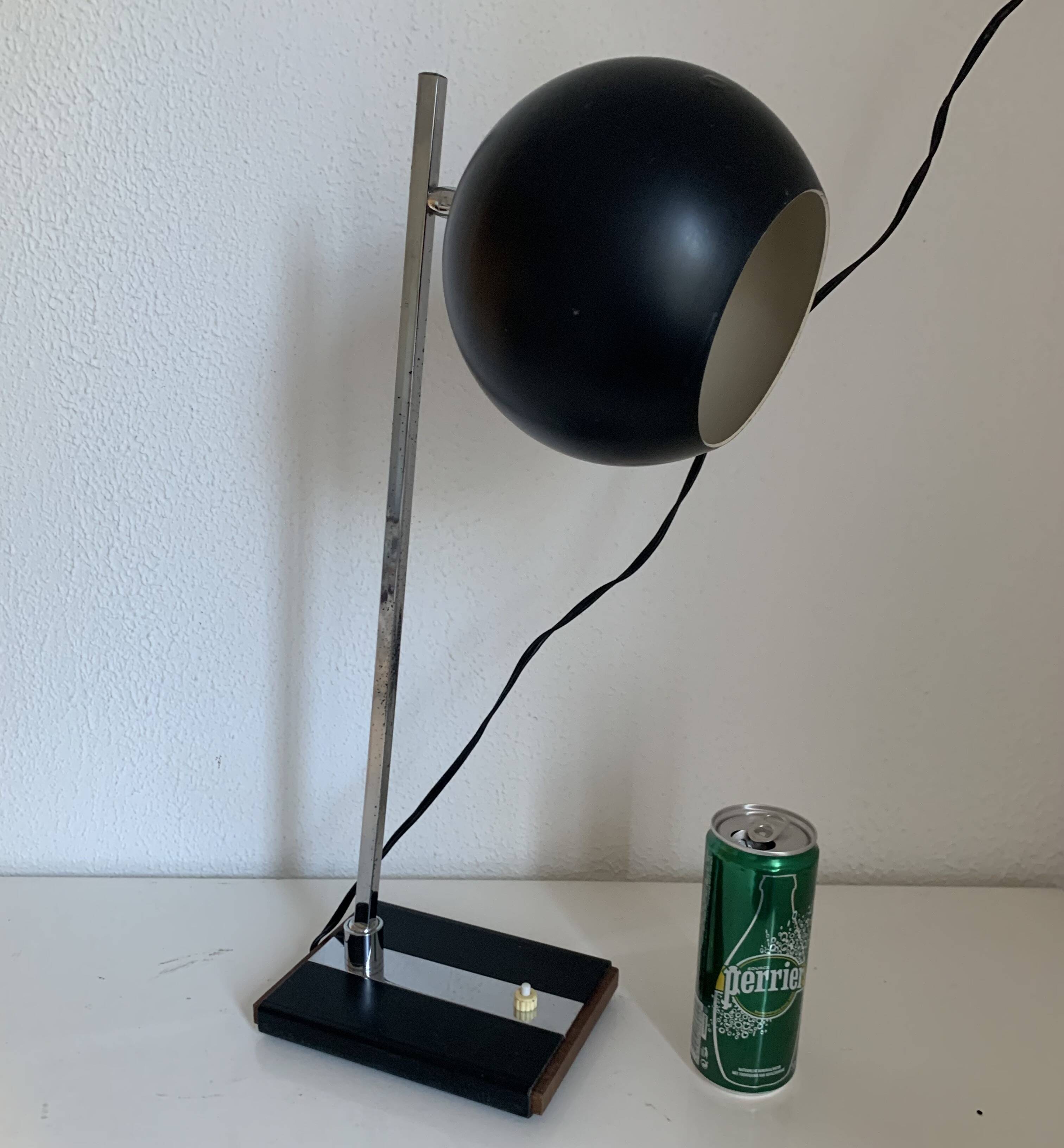 Large vintage 1960s black and wood eyeball design desk lamp - 50 cm