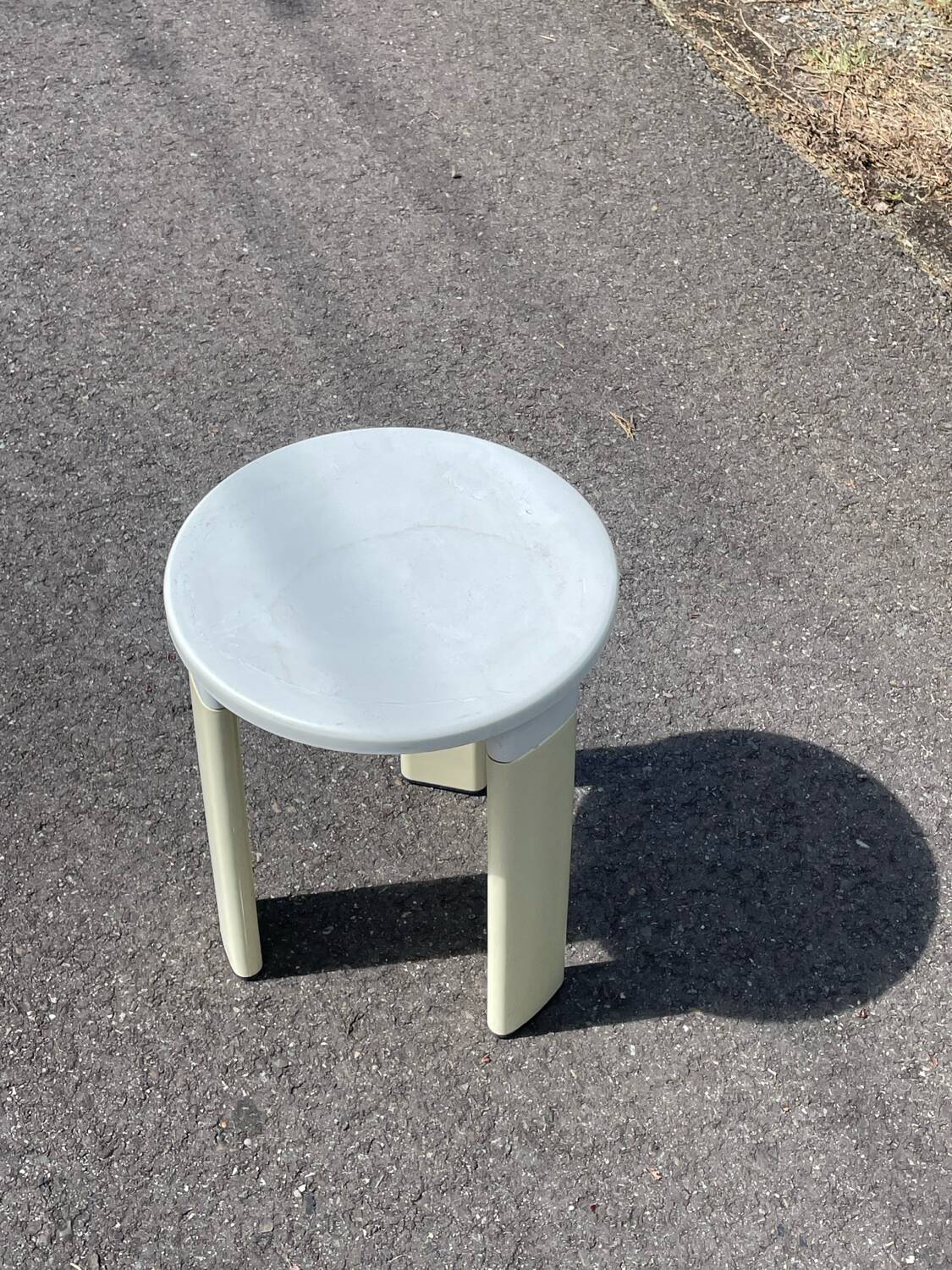 Tabouret blanc et beige Tatay 1960