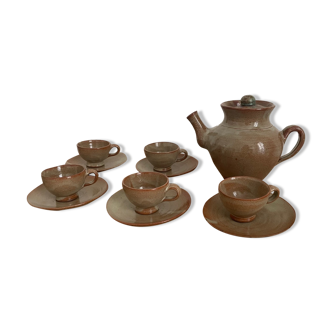 Teapot and stoneware cups