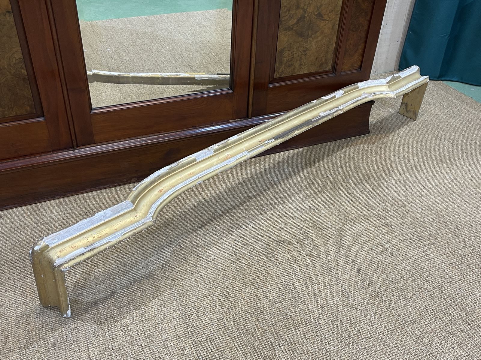 Gilded wooden cantonnière of the nineteenth century