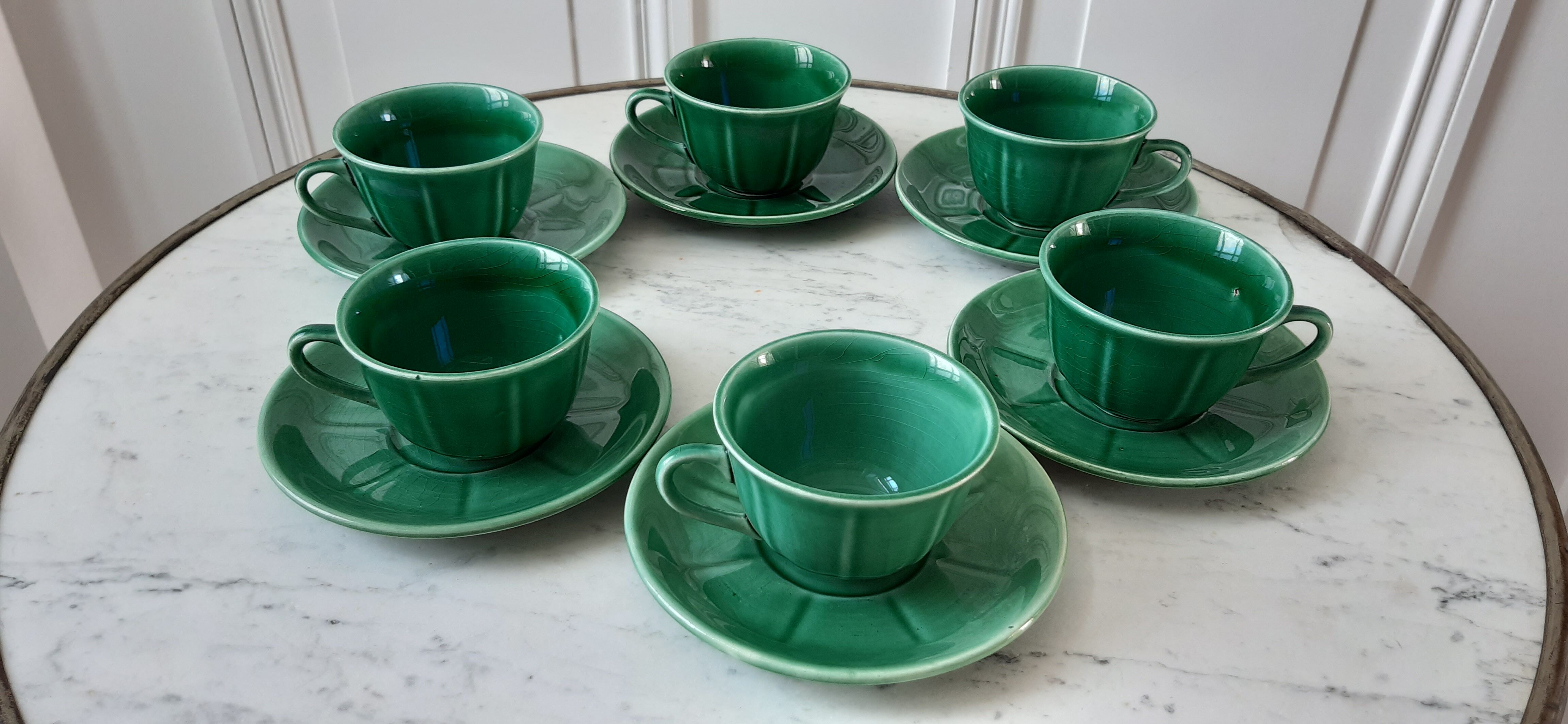 Set of 6 cups and subcups in green slurry 40-50 years