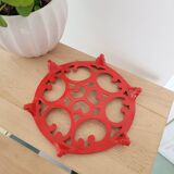 Varnished cast iron trivet