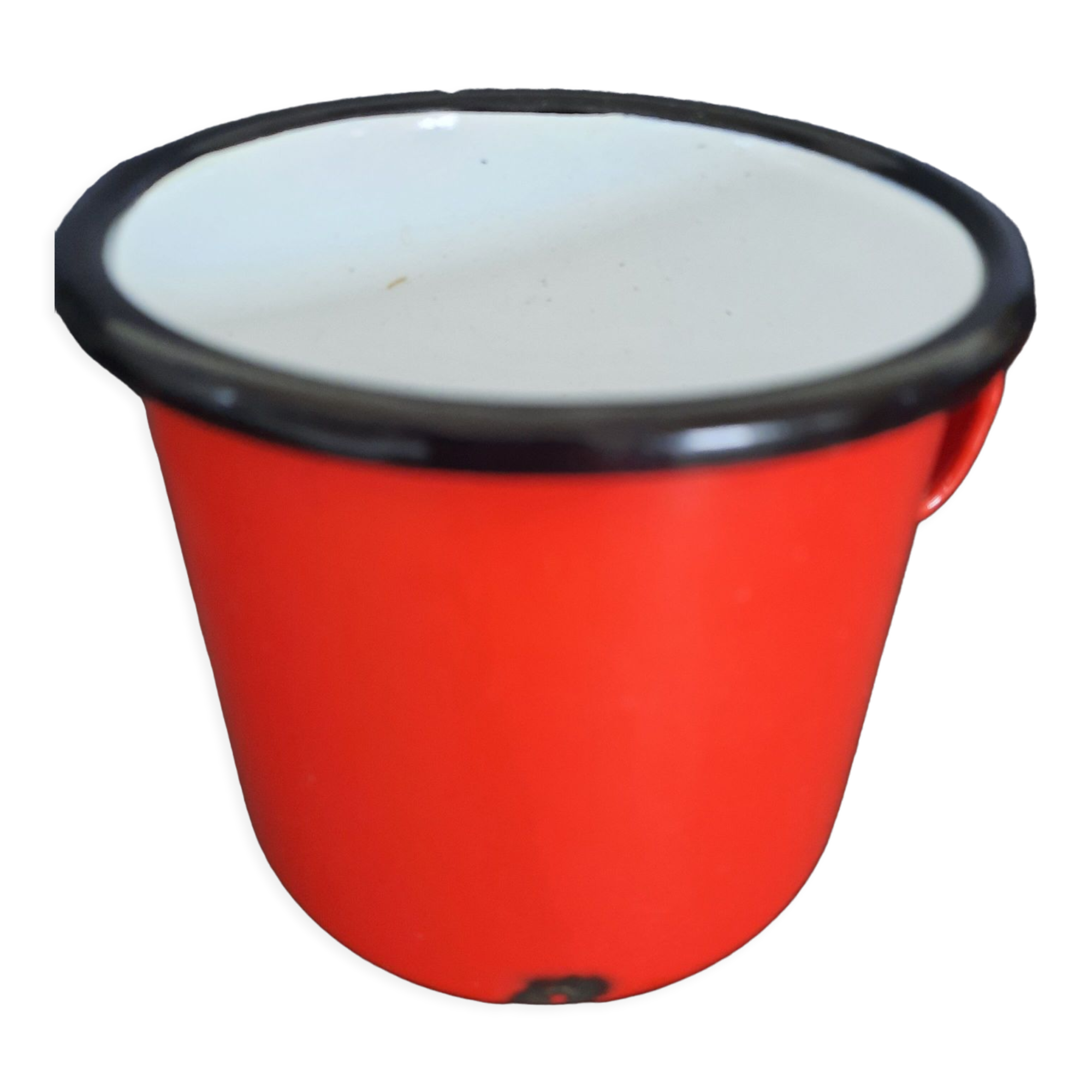 6 cups of enamelled sheet metal