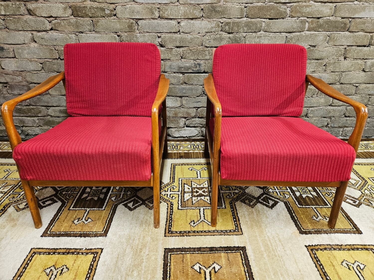 Pair of vintage scandinavian armchairs 70s