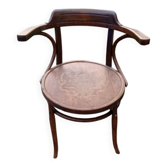 Longueur 67 cm Hauteur 82 cm Profondeur 54 cm Hauteur d'assise 47 cm Hauteur des accoudoirs 76 cm De