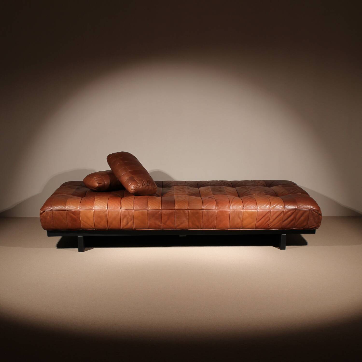 Lit de jour 'DS-80' en cuir patchwork cognac par De Sede, Suisse