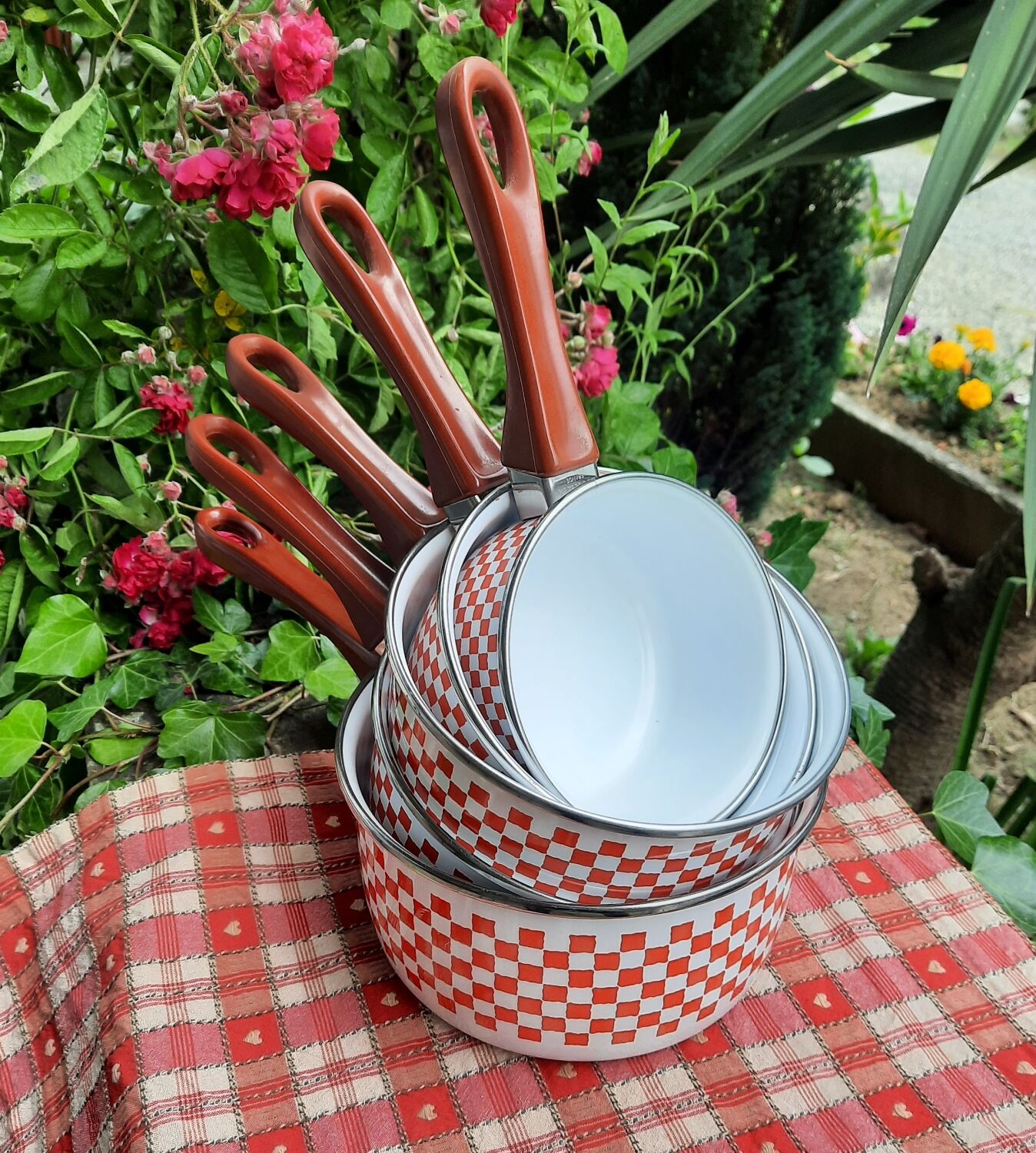 5 sitram “vichy” enameled saucepans