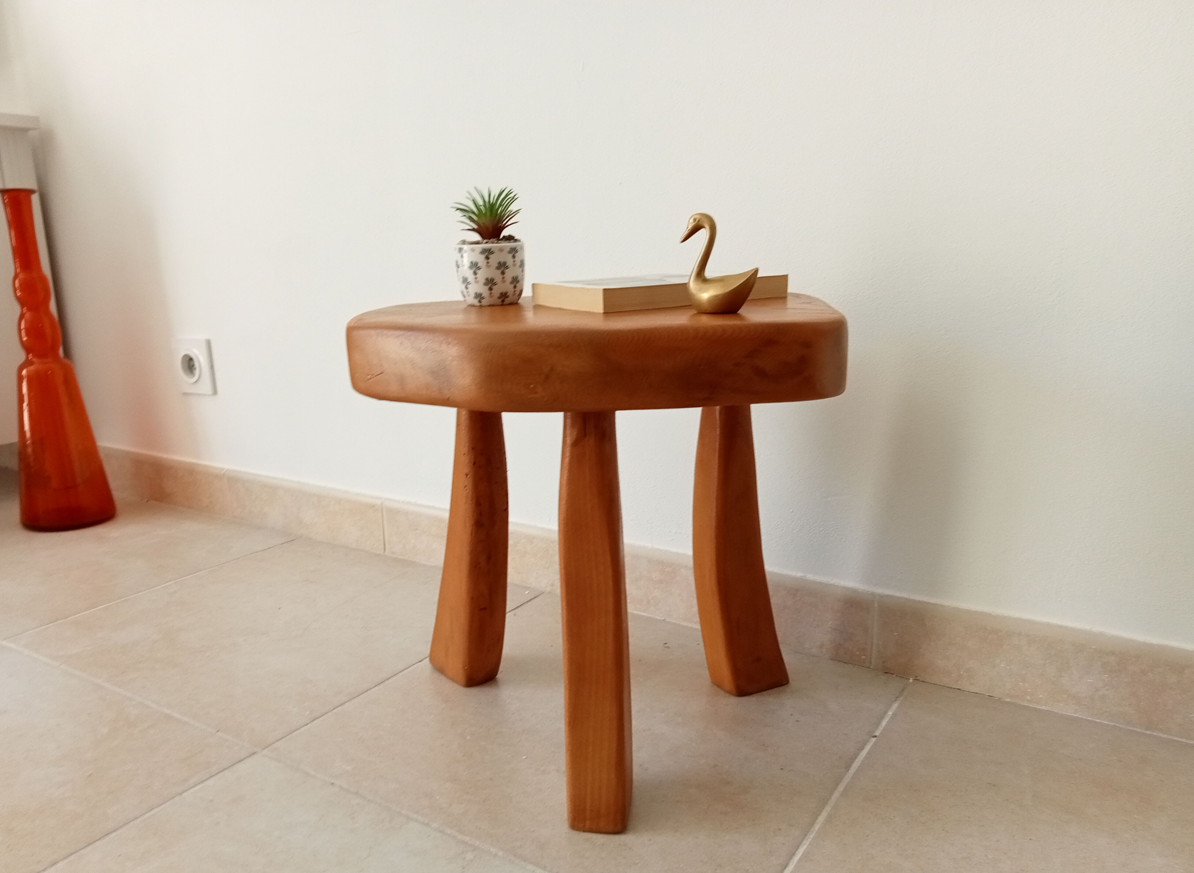 Vintage tripod brutalist side table in solid oak