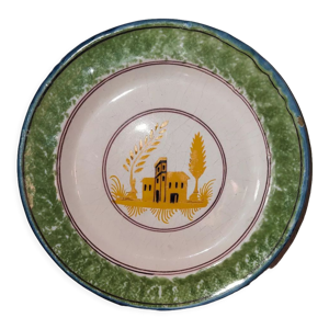Assiette en faïence de Nevers,