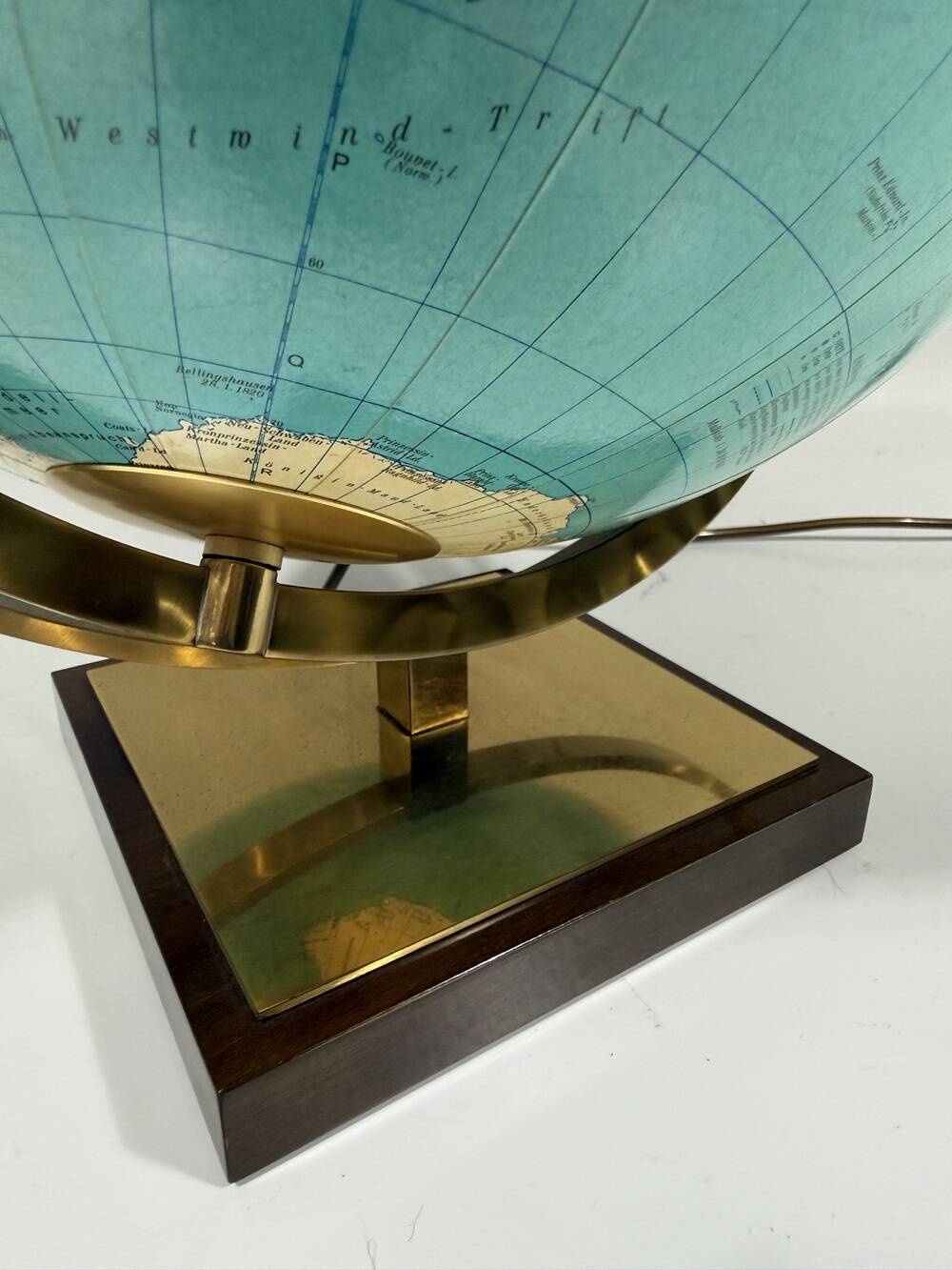 Lampe de table globe Paul Vestergaard Columbus Verlag Allemagne