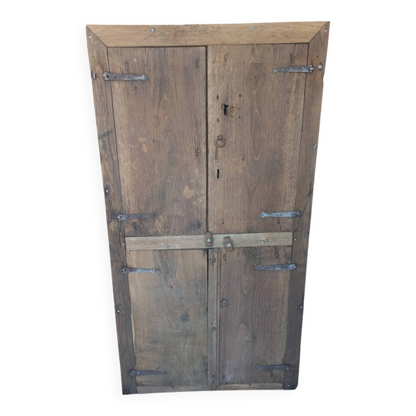 Ancienne armoire primitive