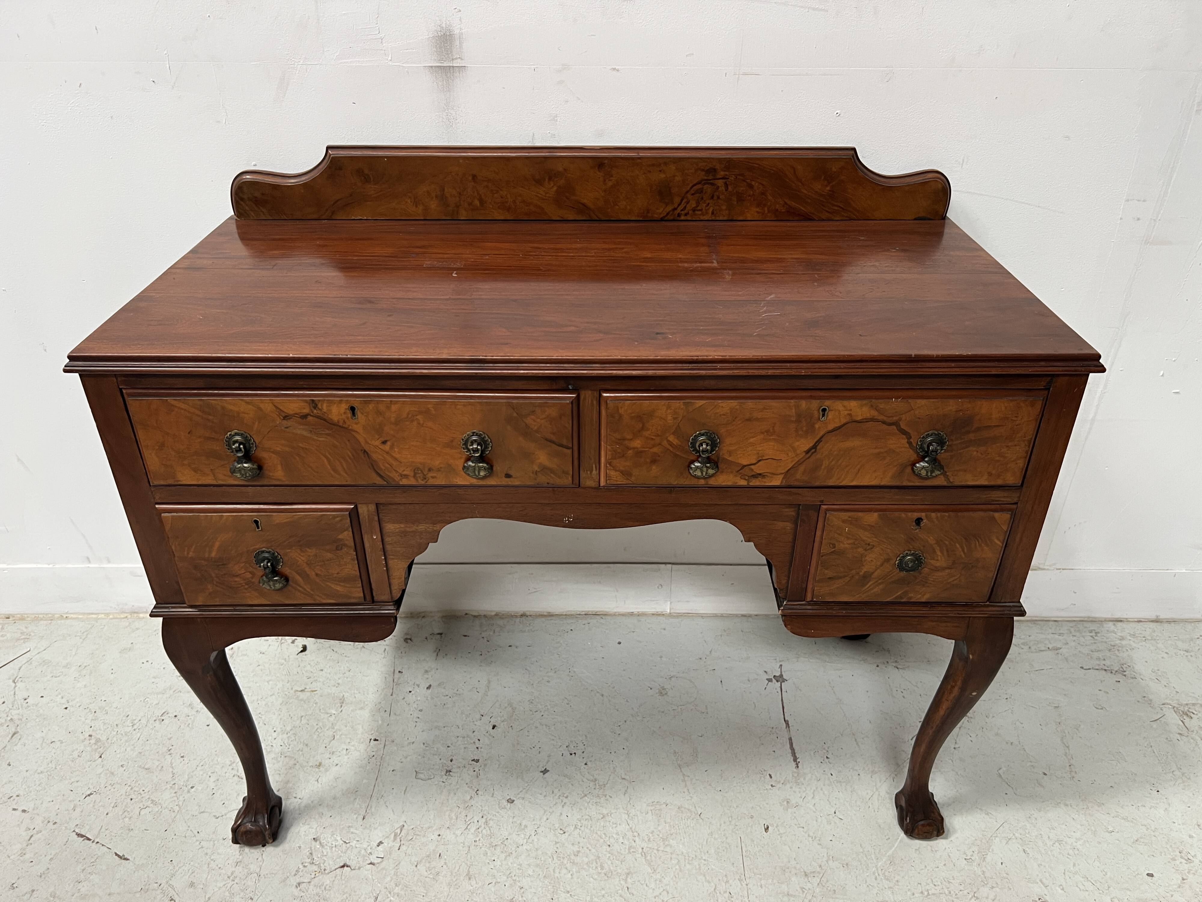 Bureau plat Regency en acajou et placage XIX siècle