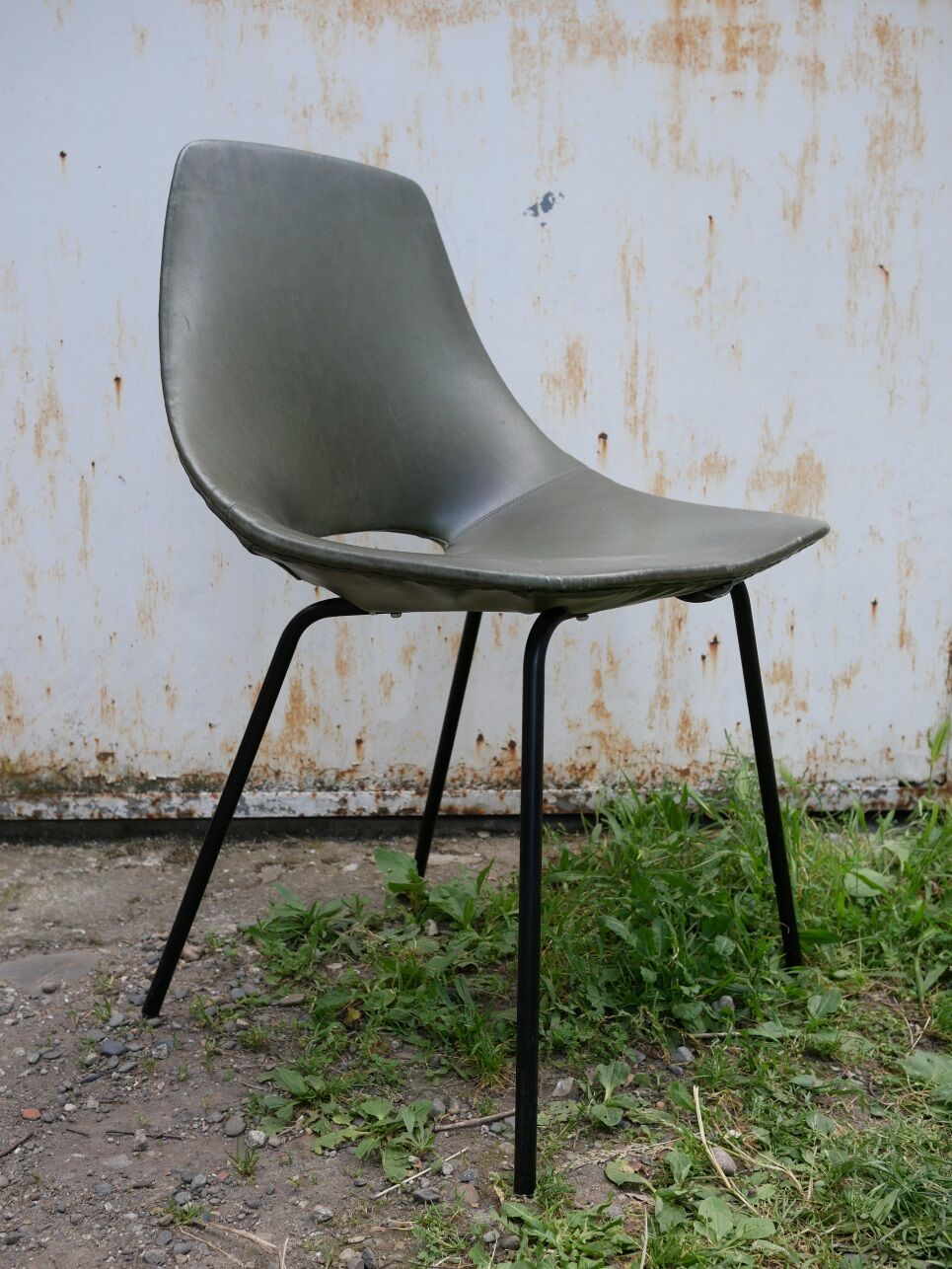 Chair tonneau Pierre Guariche for Steiner