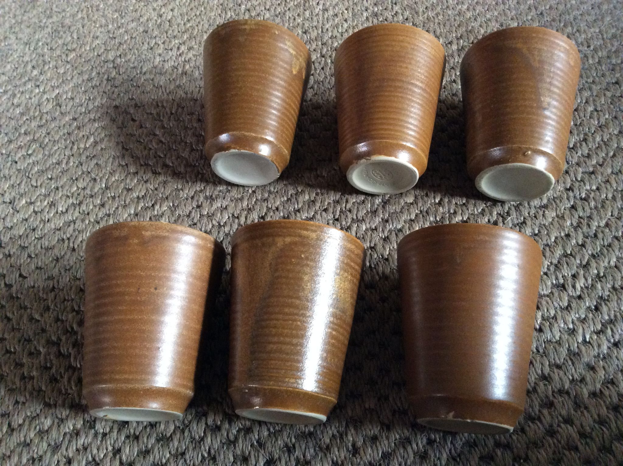 Série de 6 tasses en grès