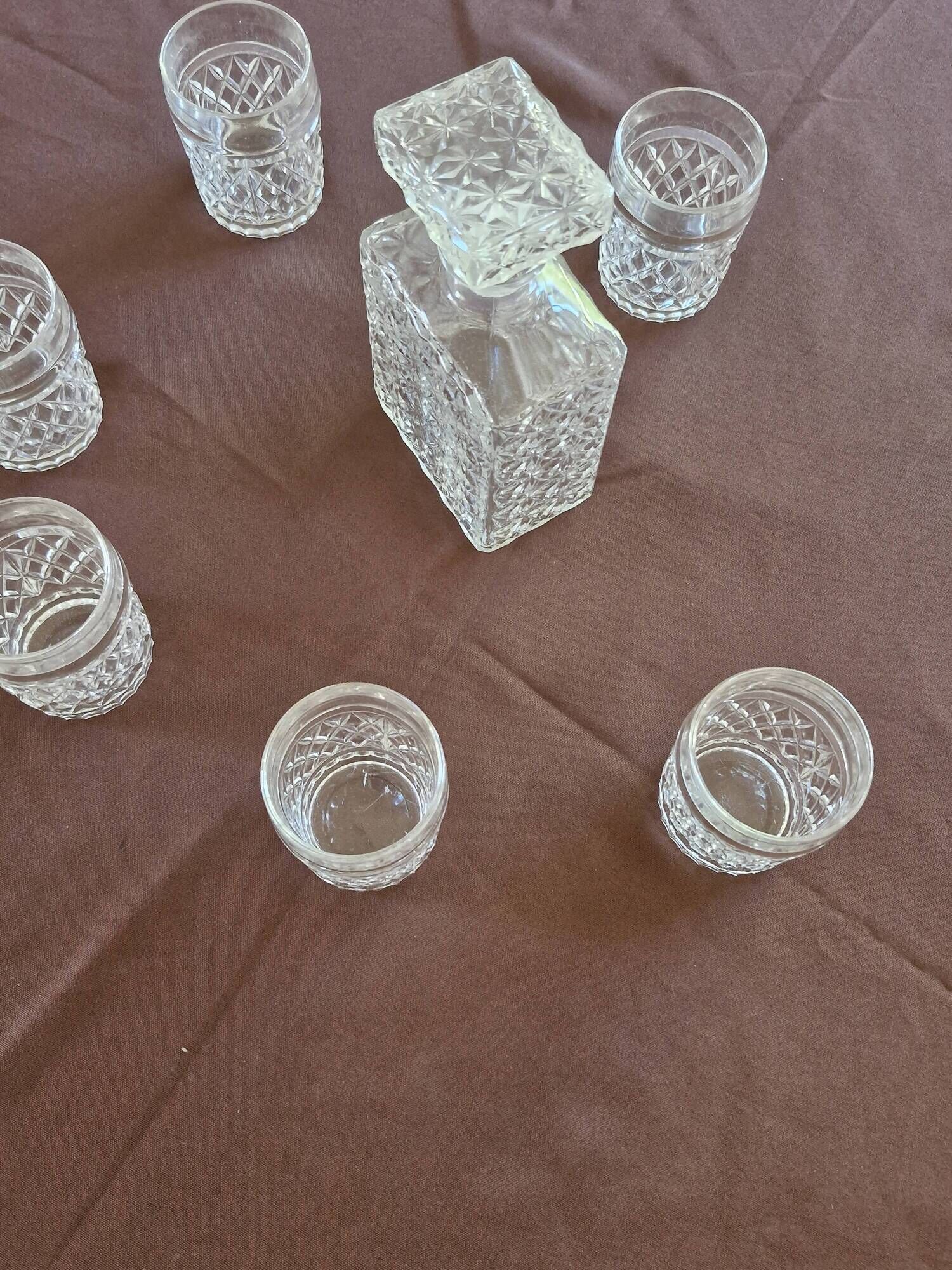 Vintage whisky service in cut glass – decanter and 6 glasses –