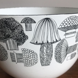 Enamelled metal bowls by Kaj Franck for Arabia 1950s