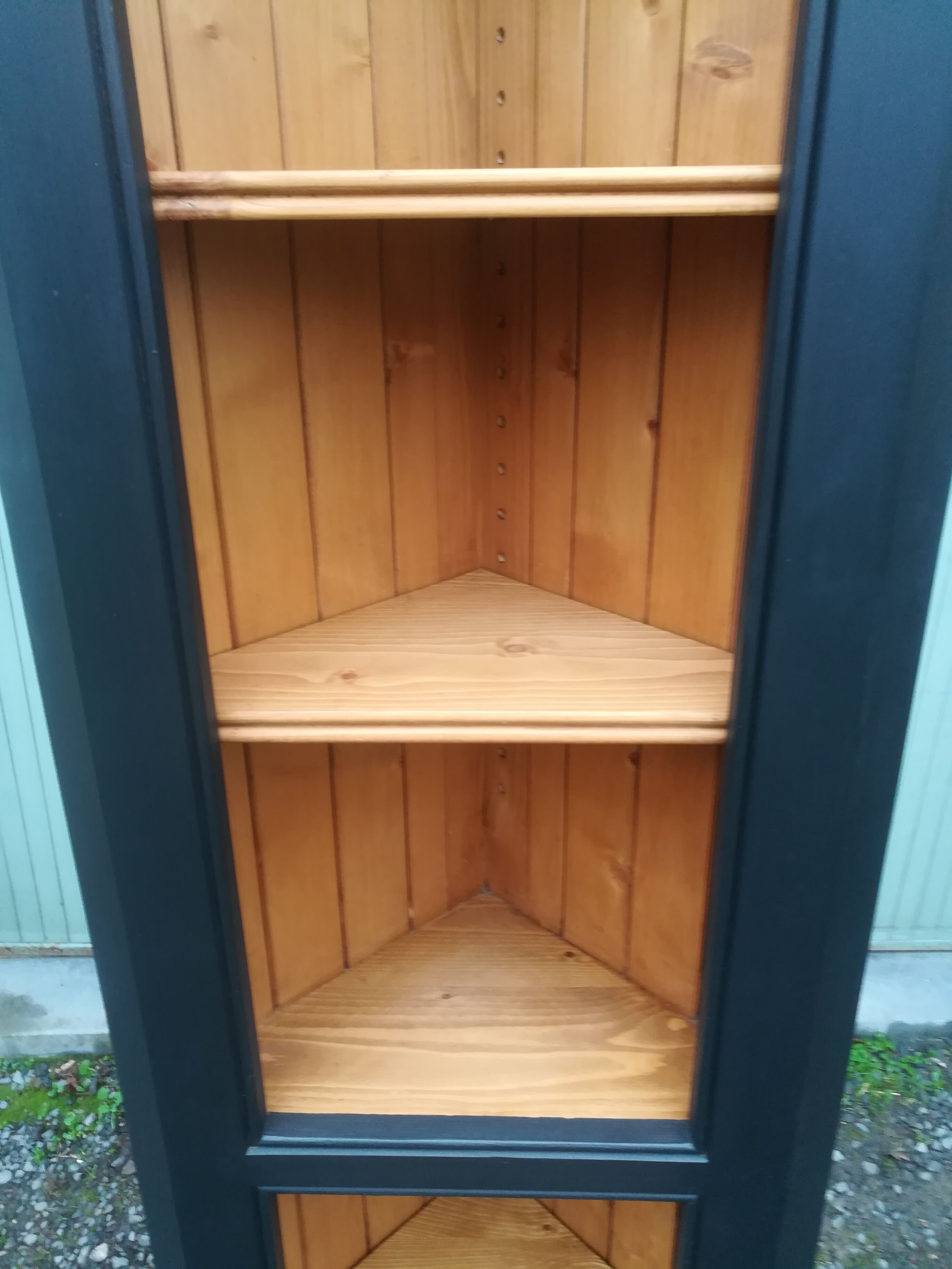 Black patina corner library