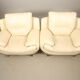 Paire de fauteuils contemporains en similicuir