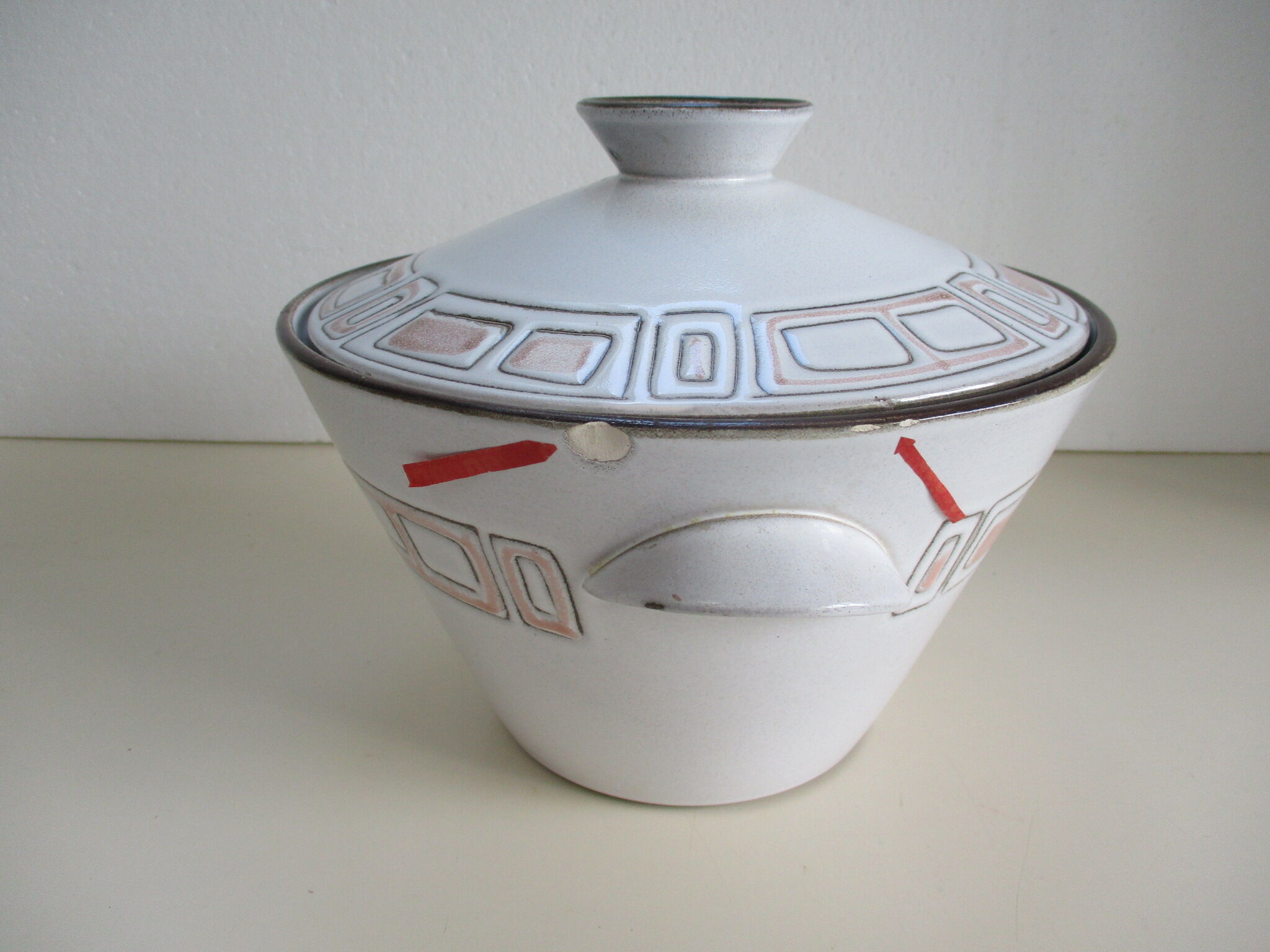 Soup-tureen in Niderviller stoneware Model Mesh -vintage
