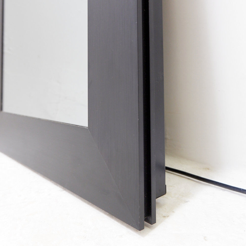 Infinite mirror with black metal frame - Italy