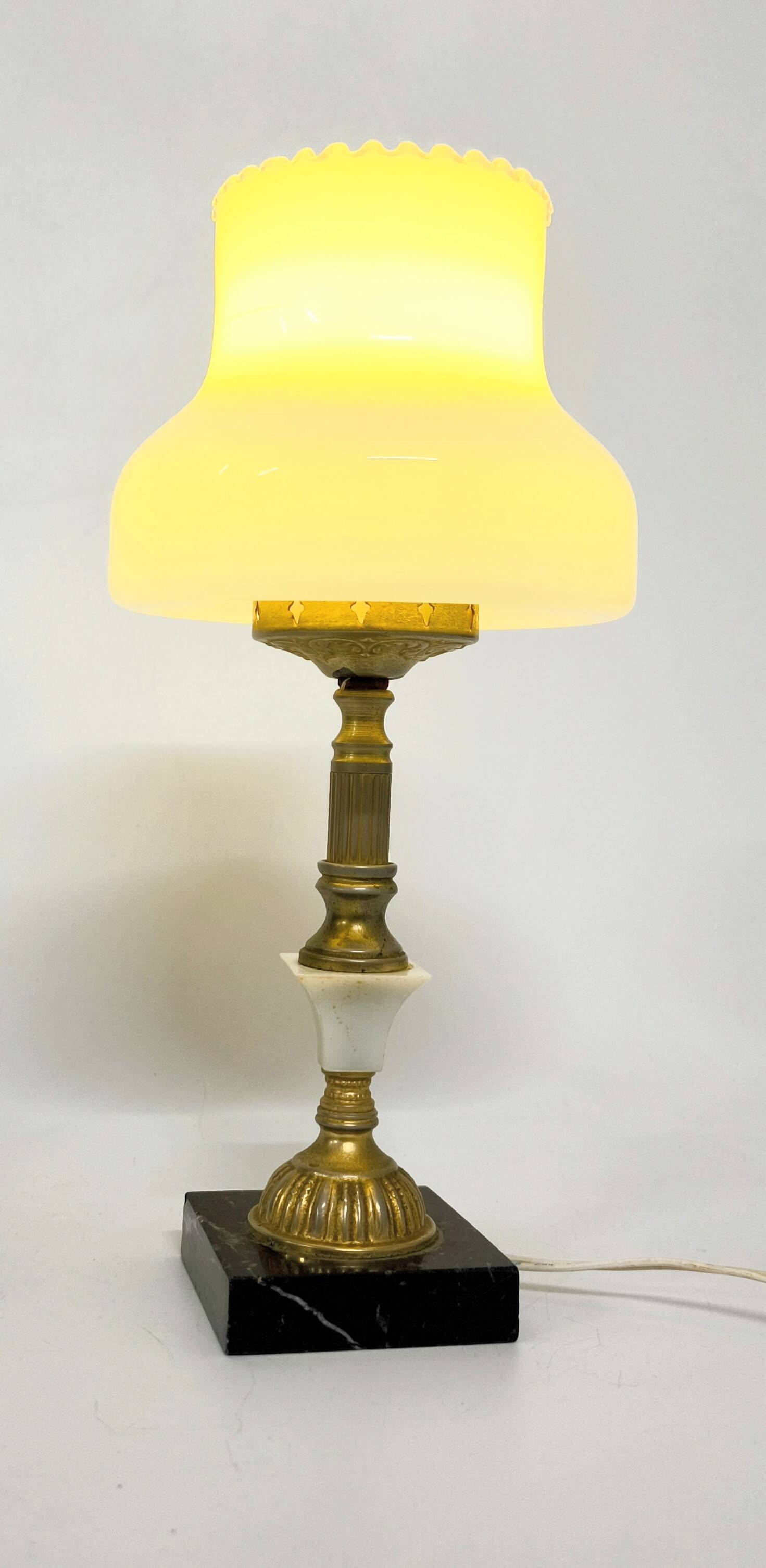 Lampara opalina blanca years 50