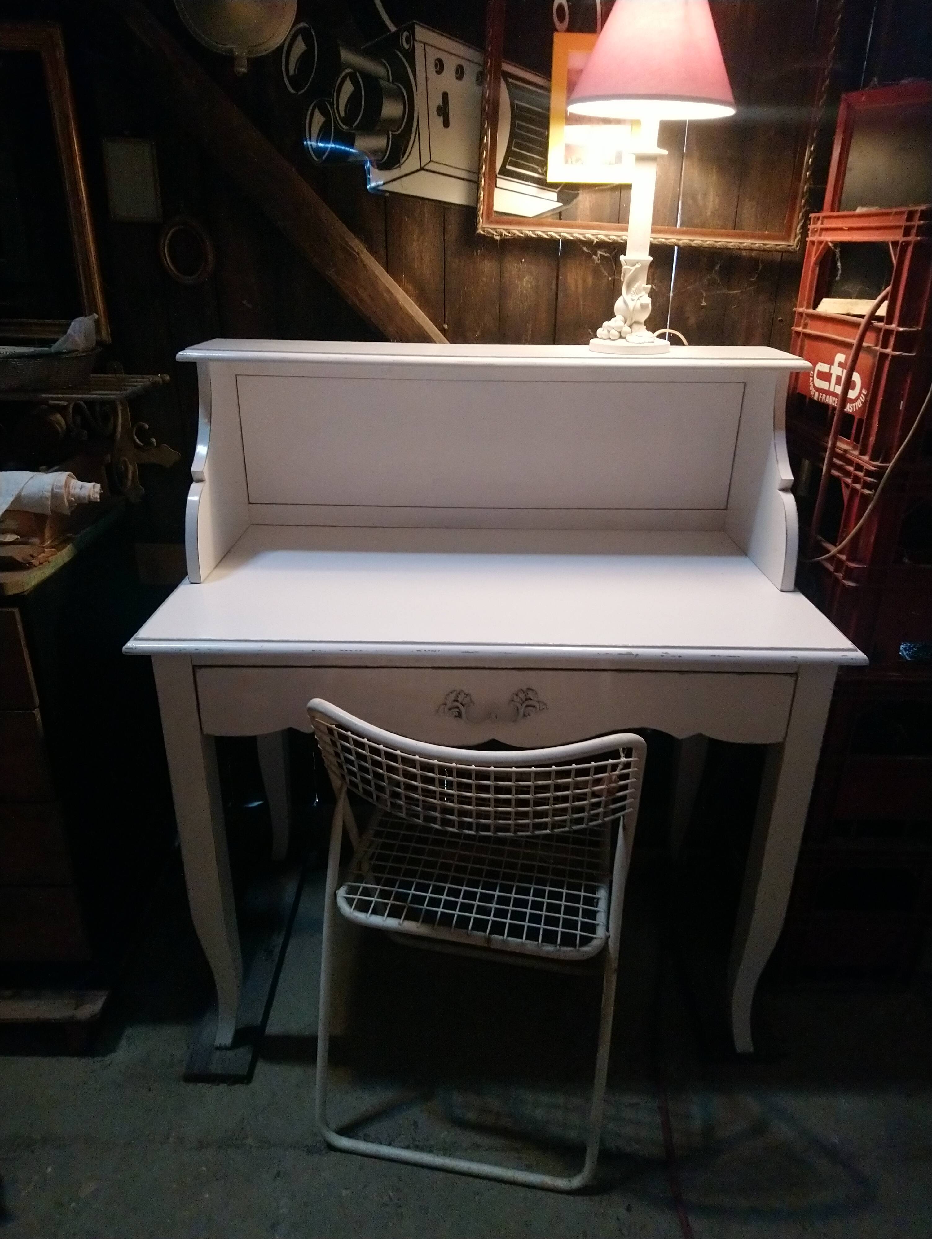 White lacquered desk.