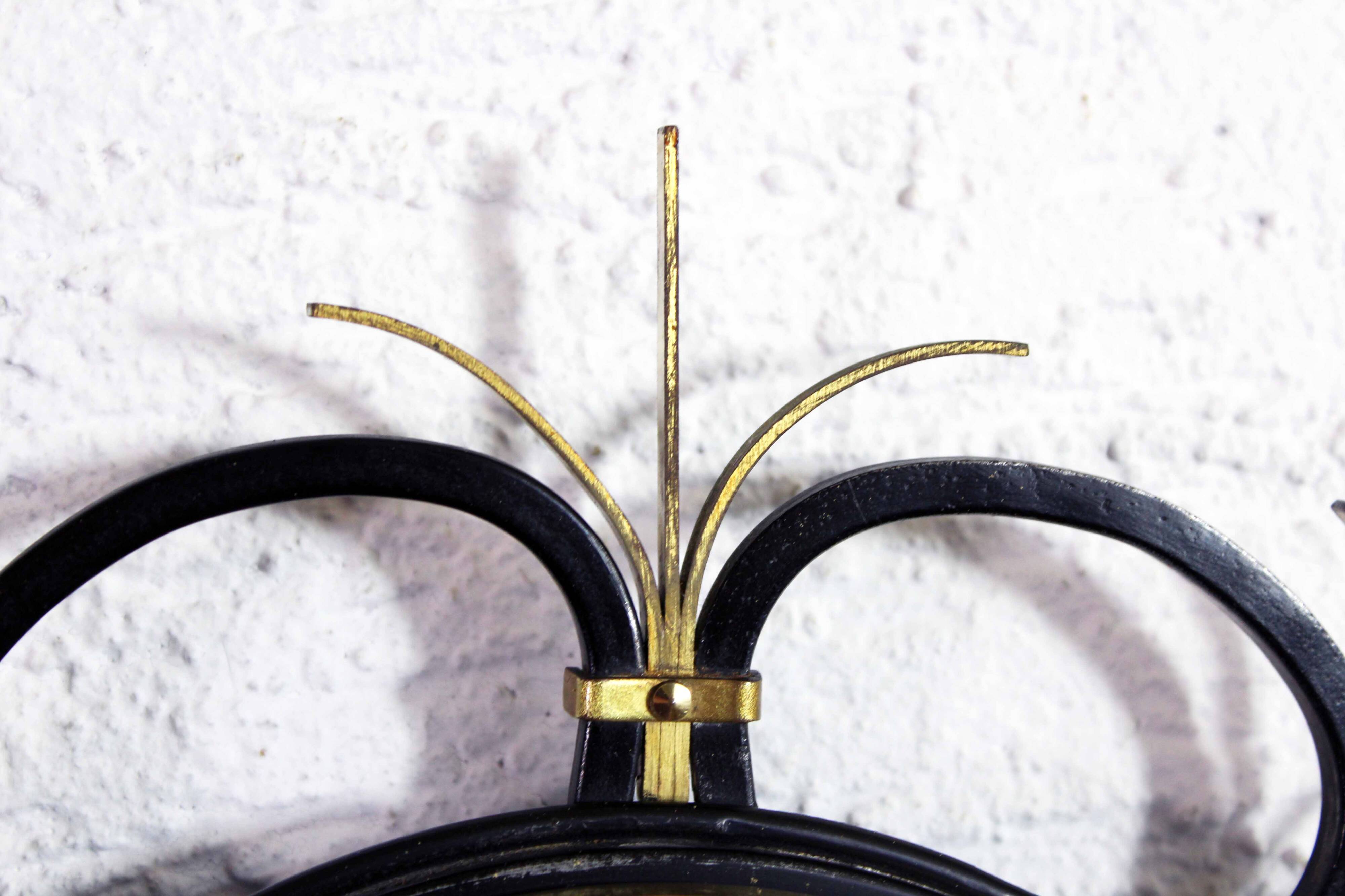 Vintage Featured Clock