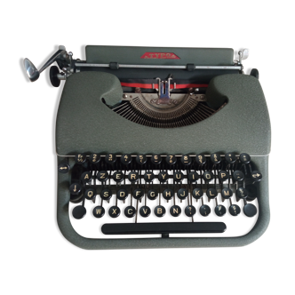 Very old manufrance typo typewriter
