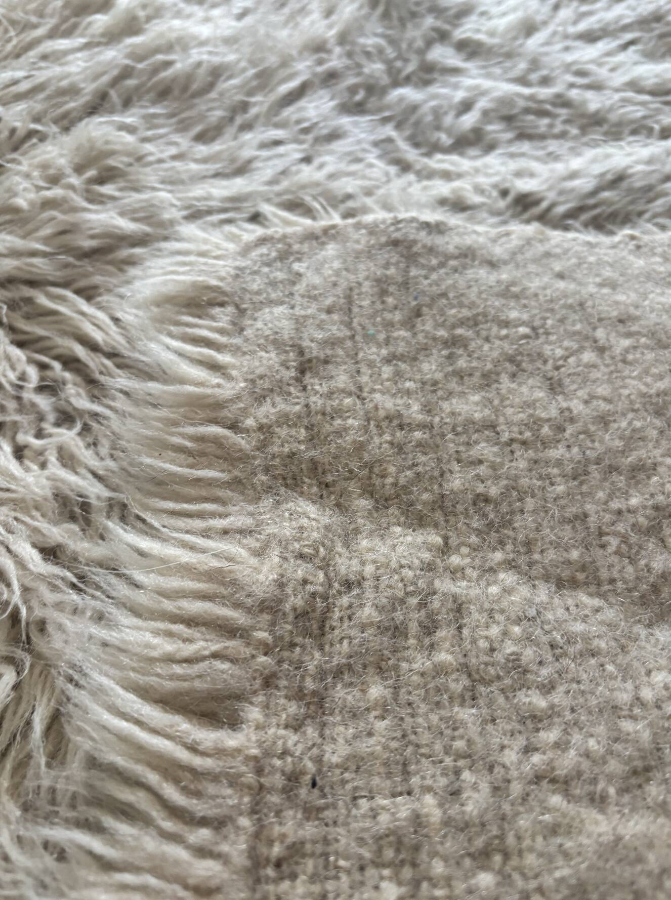 Large vintage carpet 100% pure wool Flokati with long pile from the 60s-70s.