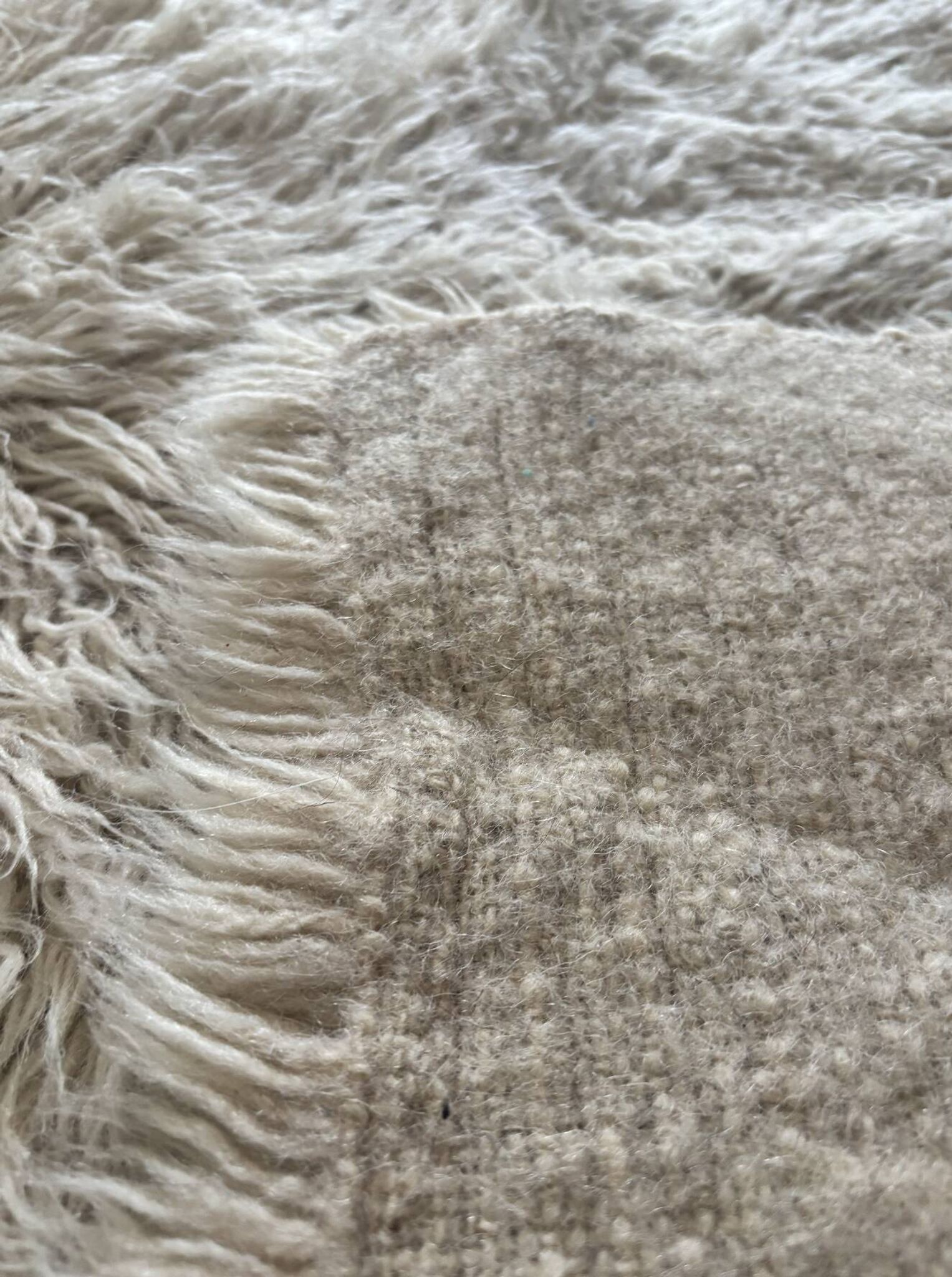 Large vintage carpet 100% pure wool Flokati with long pile from the 60s-70s.