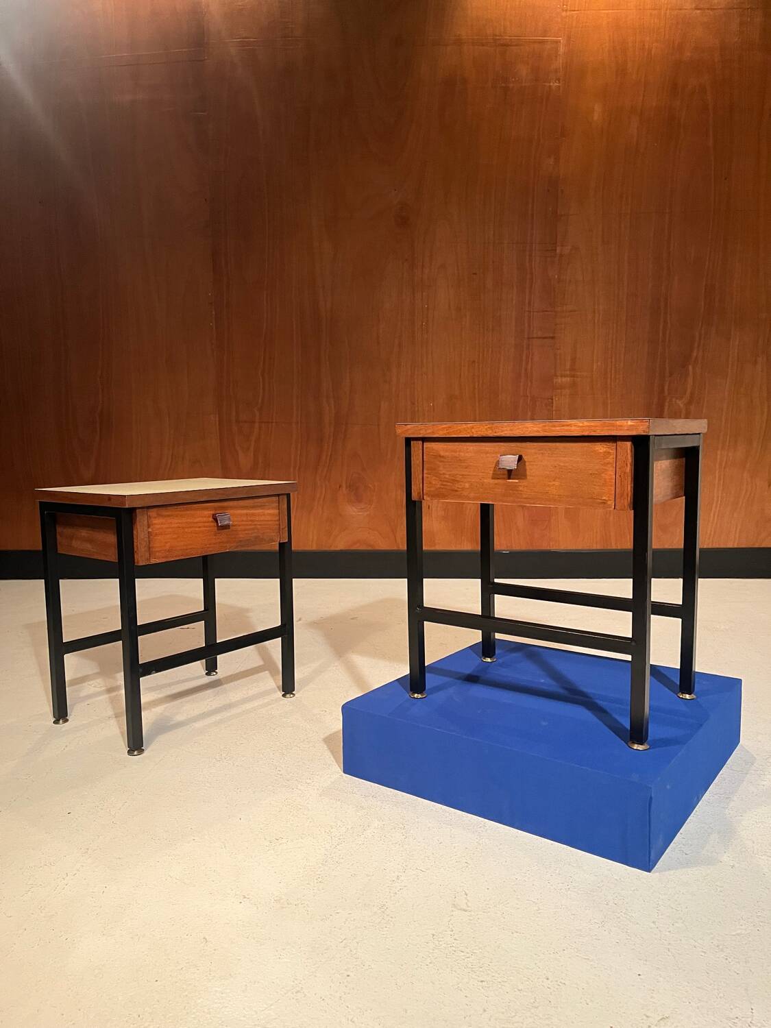 Paire de tables de chevets vintage 1950