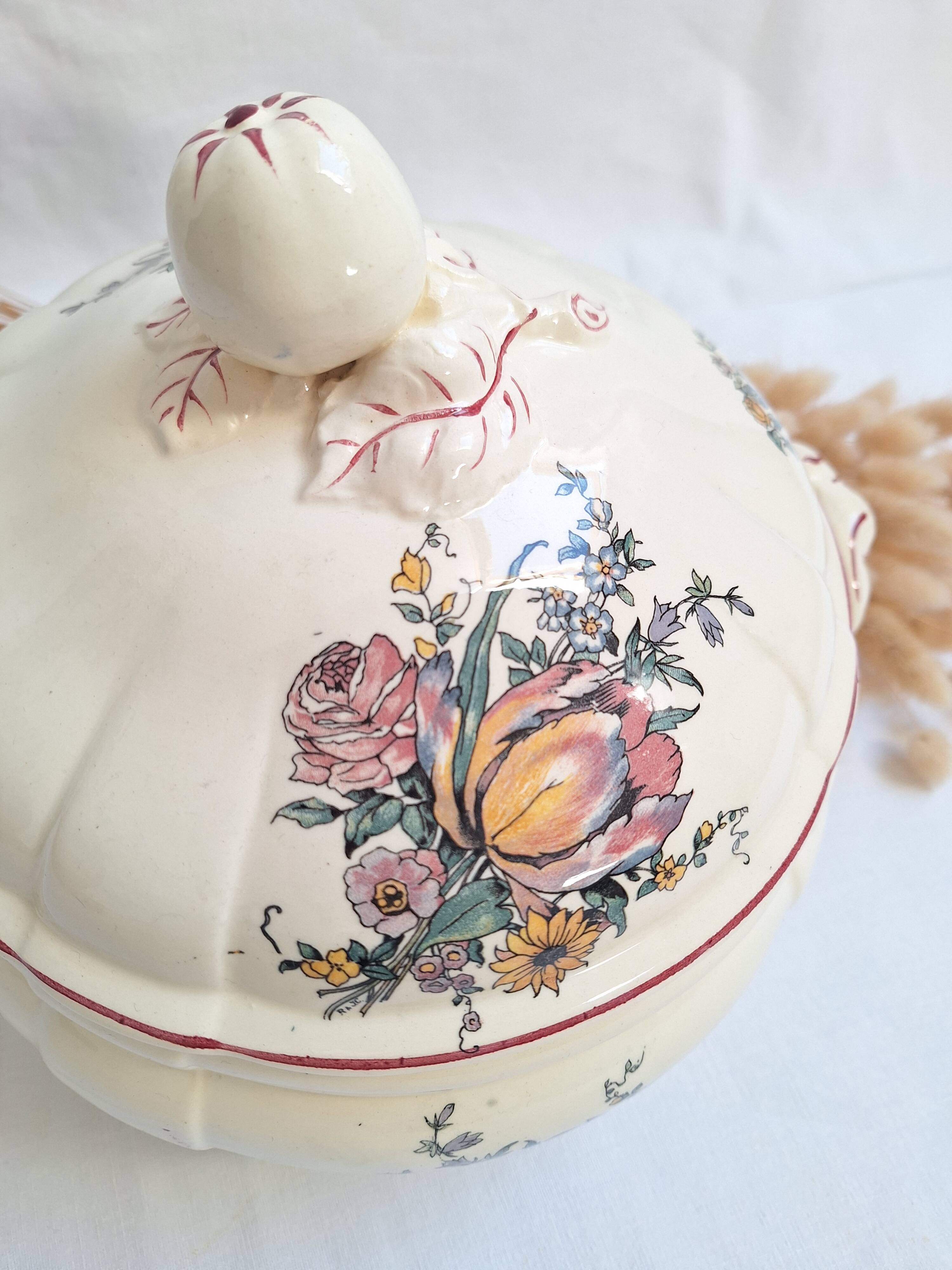 Soup tureen Digoin Sarreguemines Model Lorraine