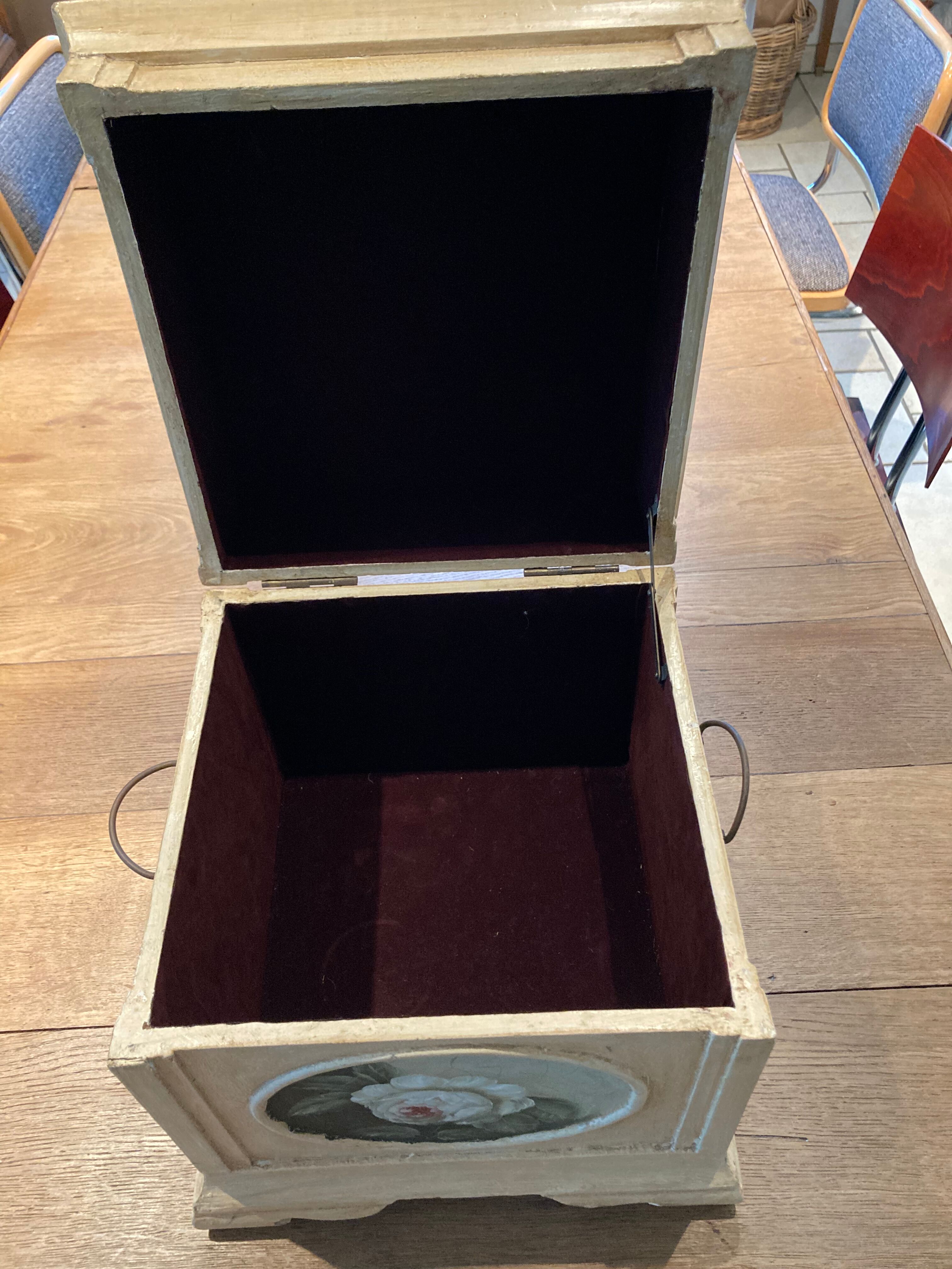 Lacquered wooden chest