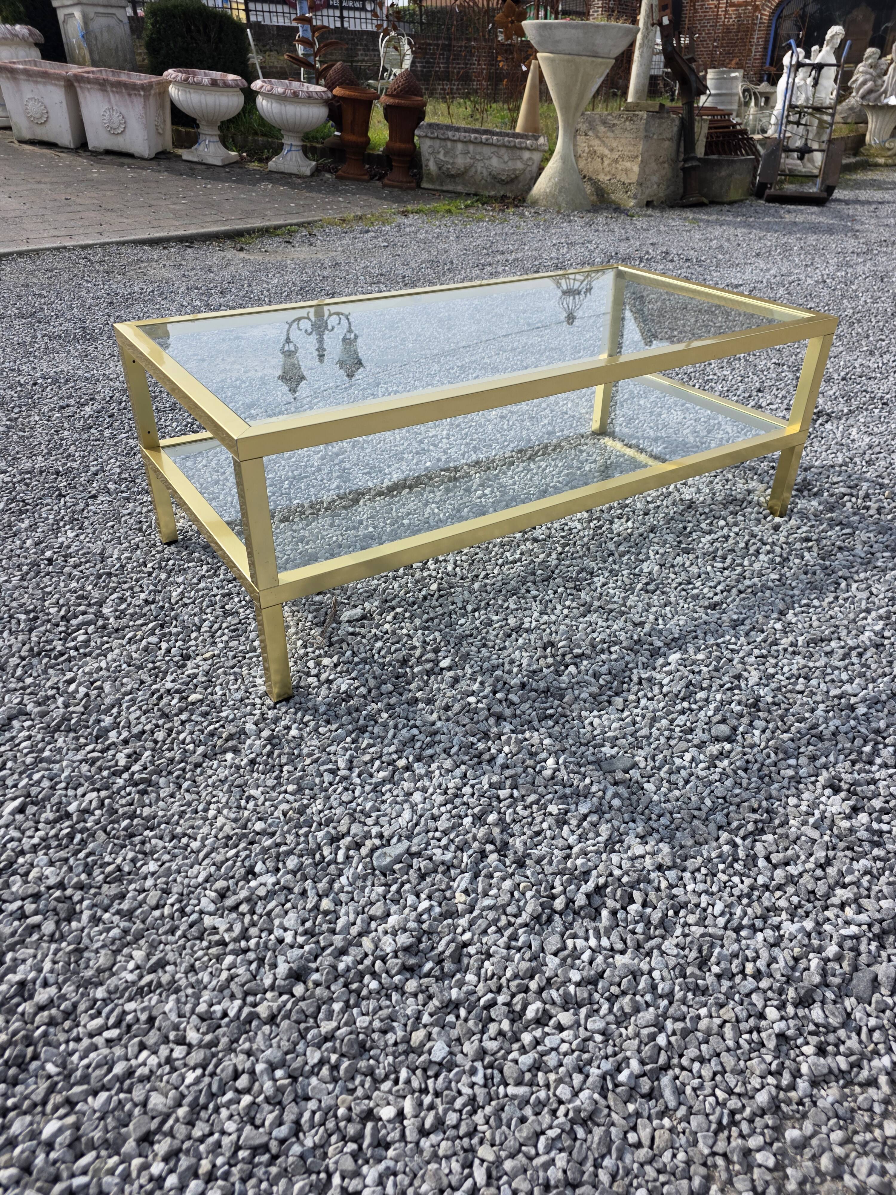 Table basse Pierre Vandel en métal doré brossé années 70