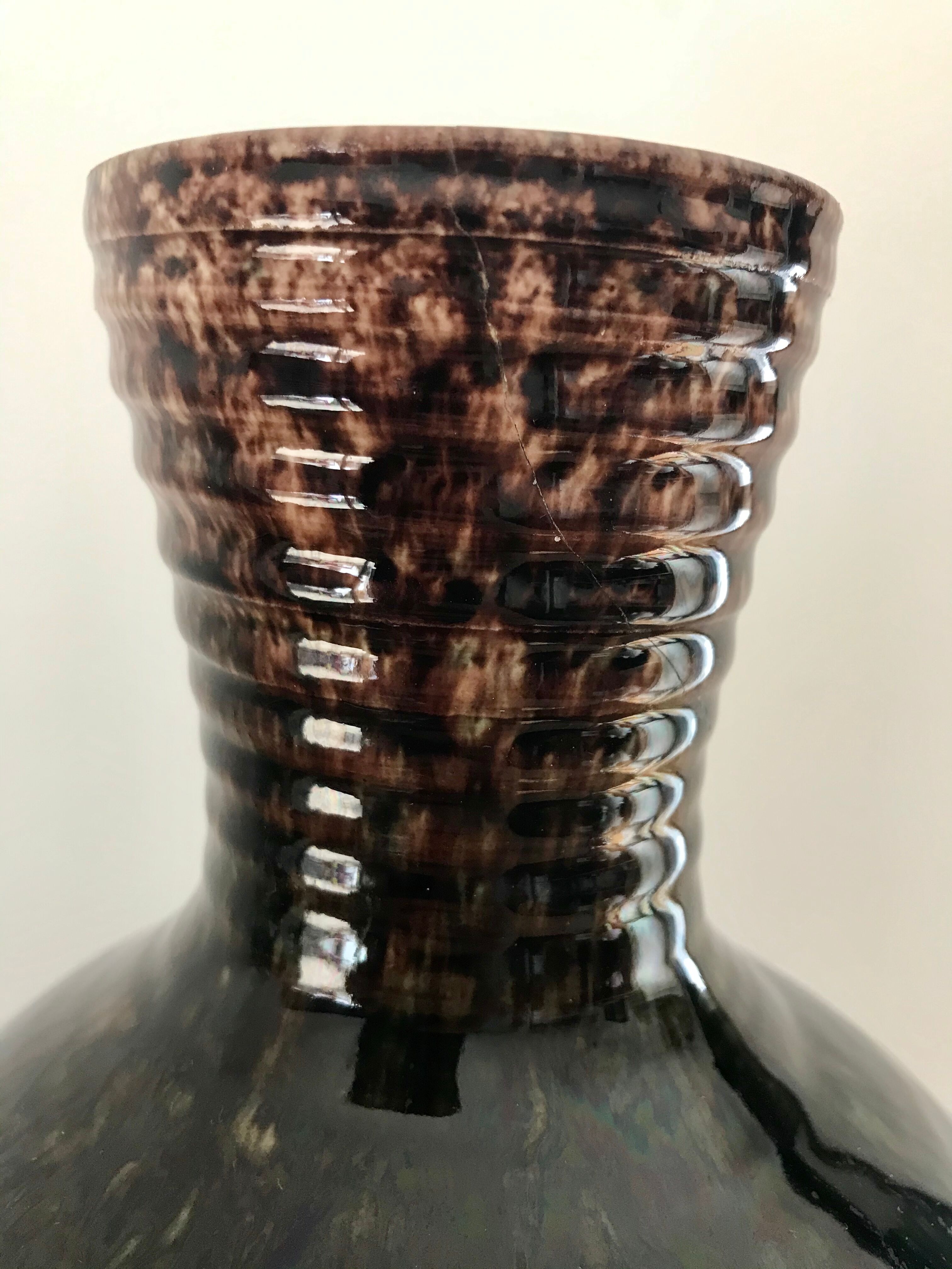 Accolay ceramic vase