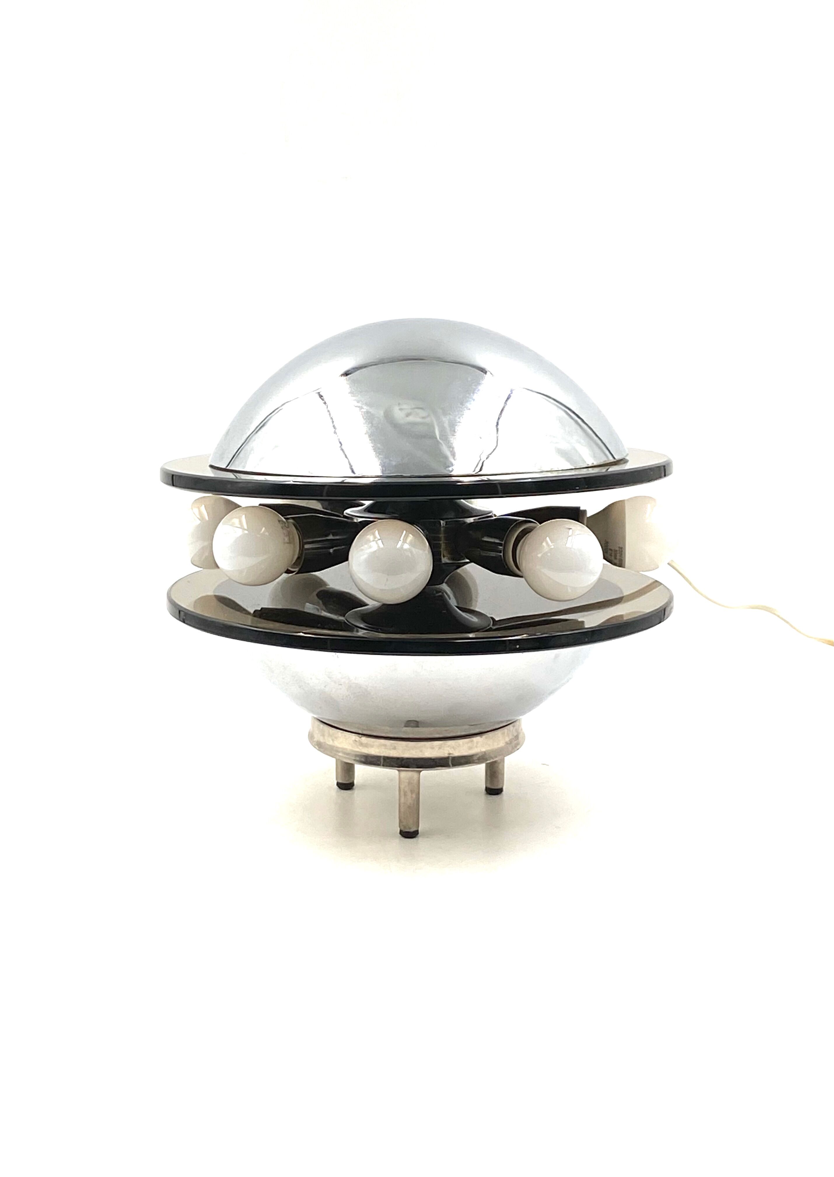 Space age flying saucer Ufo table lamp, Italy 1970s