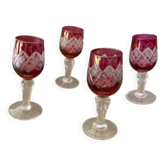 4 small tasting glasses