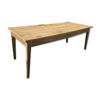 Farm table