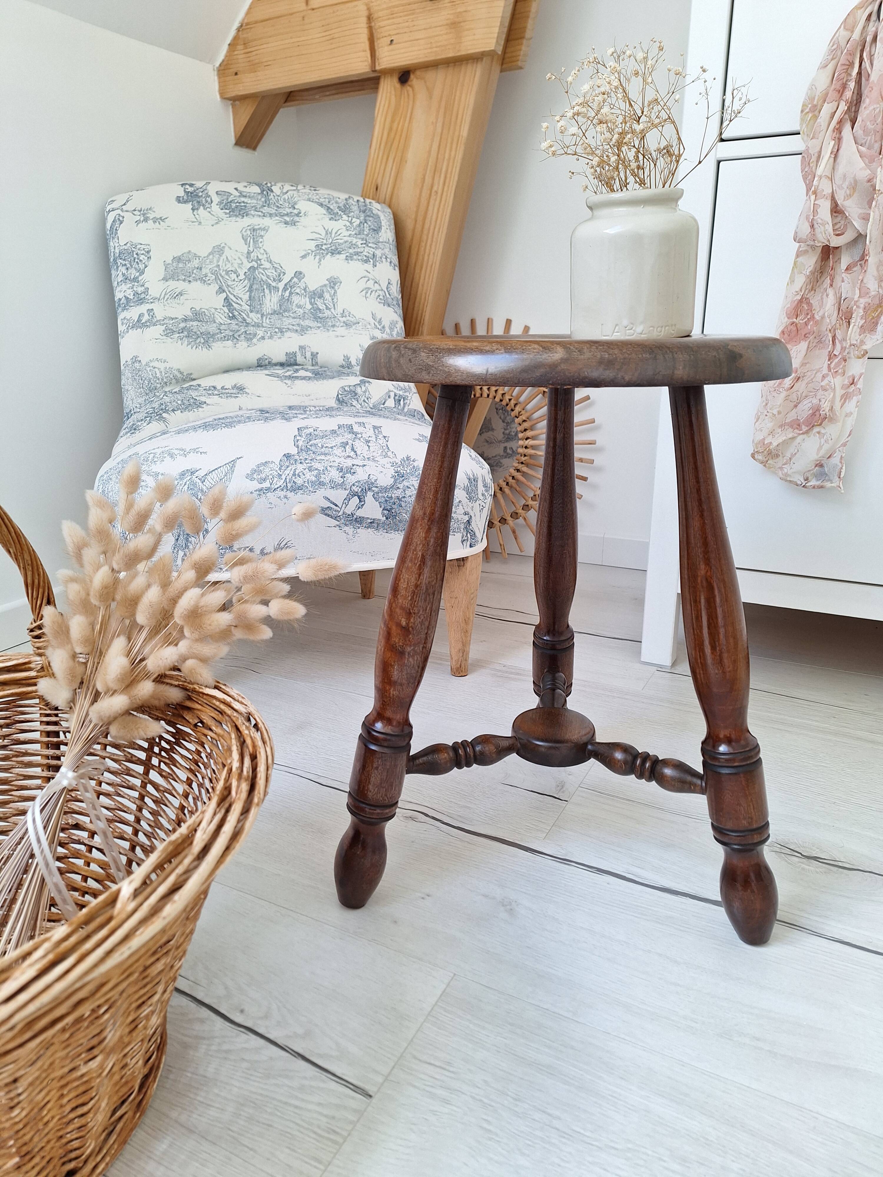 Vintage tripod stool