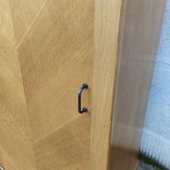 Compass foot cabinet
